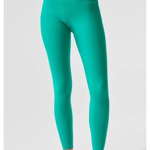 ALO Yoga Spruce Green Air lift 7/8’s XS